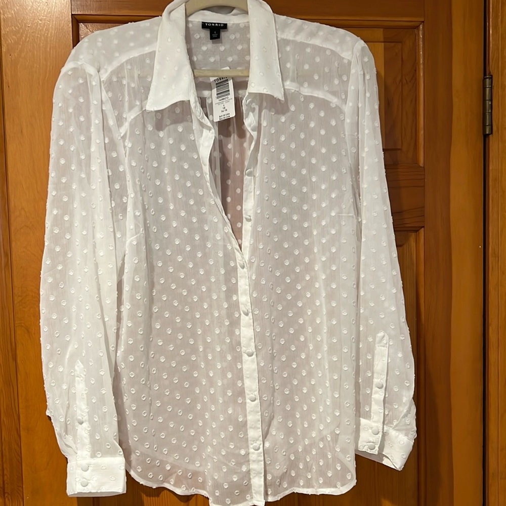 Torrid-  White Chiffon LS Clip Dot Button Blouse- Size 1x
